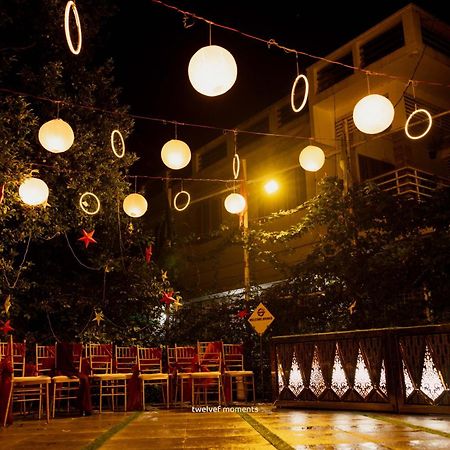 Kayyalas Courtyard Thrissur エクステリア 写真