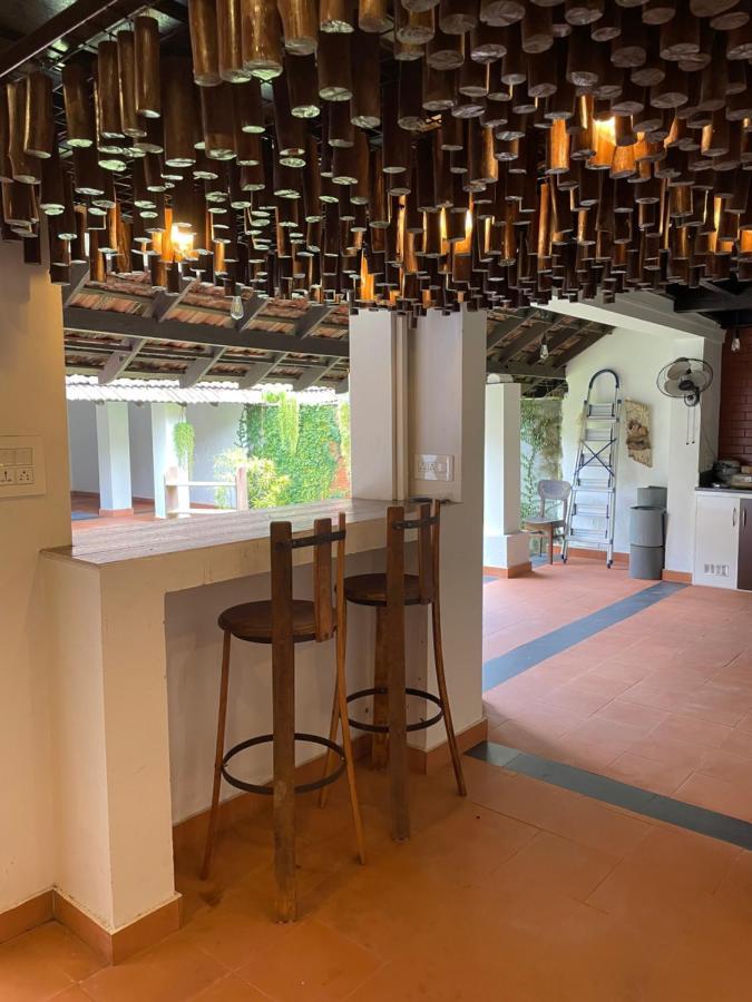 Kayyalas Courtyard Thrissur エクステリア 写真