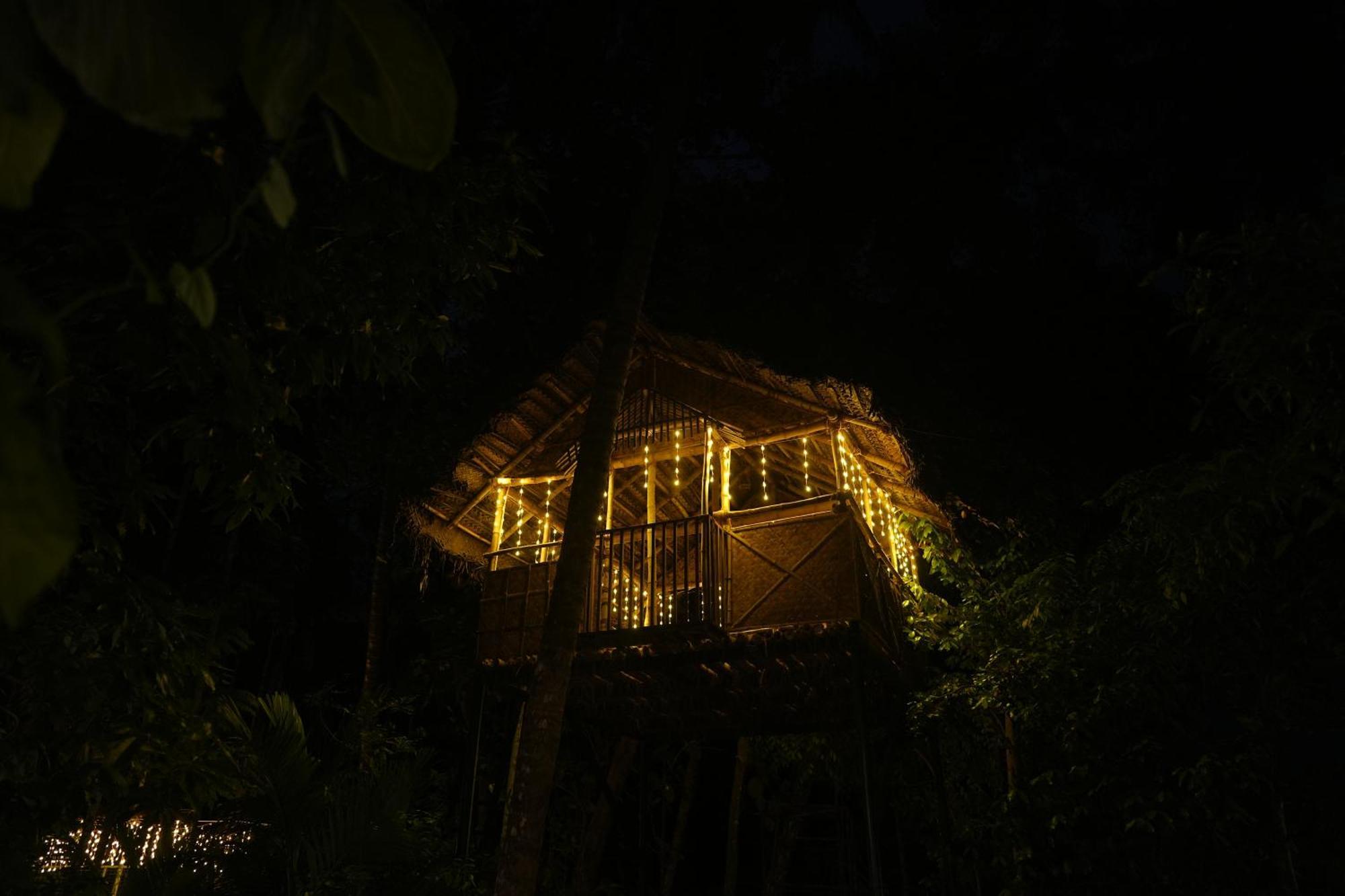 Kayyalas Courtyard Thrissur エクステリア 写真