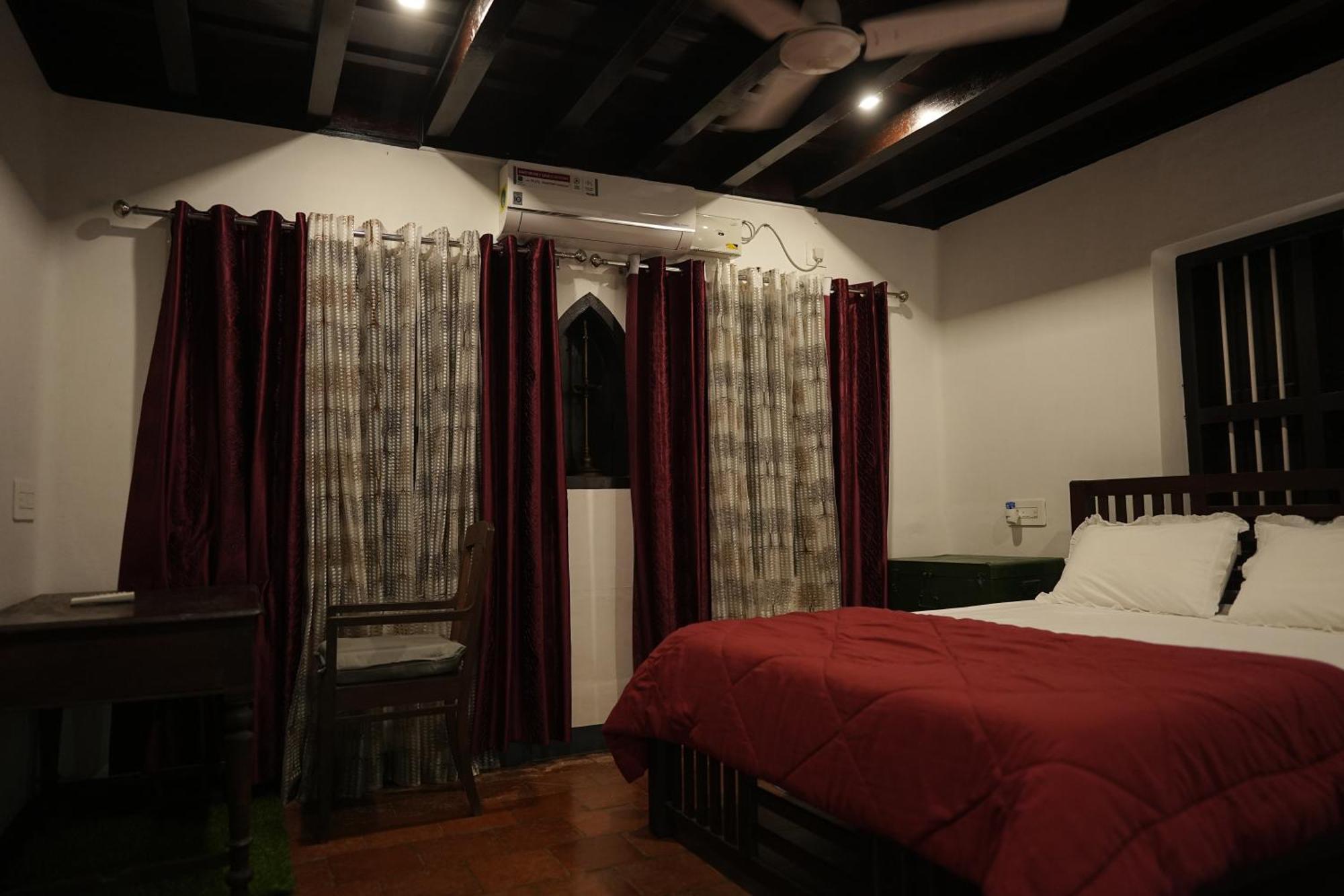 Kayyalas Courtyard Thrissur エクステリア 写真