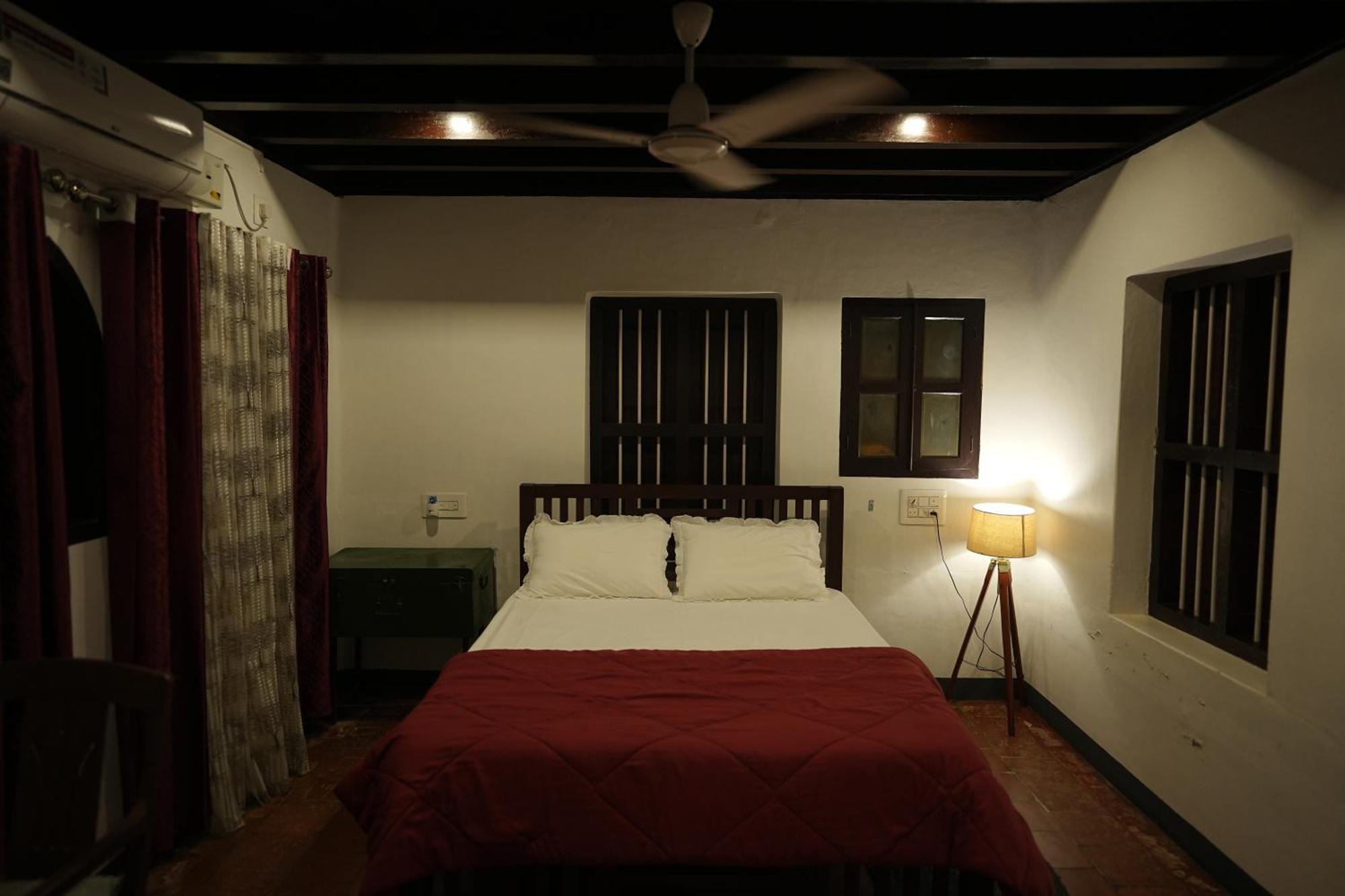 Kayyalas Courtyard Thrissur エクステリア 写真